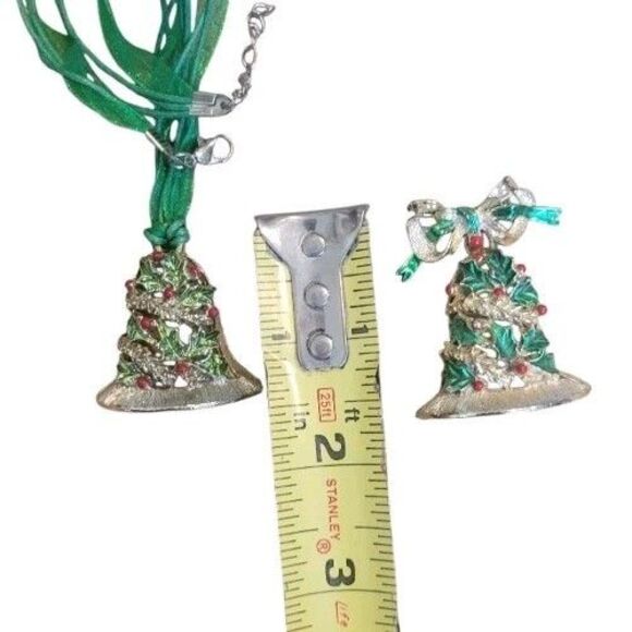 Vintage GERRY'S Holly Berry Leaf Bell Pin Brooch Necklace Pendant Signed Set - Picture 6 of 6